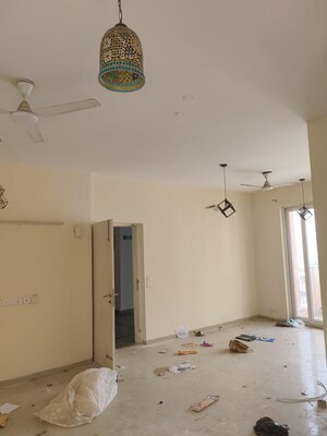 Room in 3.5 BHK Apartment at Emaar Palm Hills, Sector 77 – for Rent
