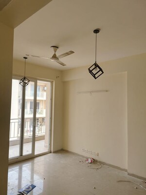 Room in 3.5 BHK Apartment at Emaar Palm Hills, Sector 77 – for Rent