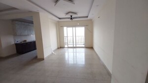 Room in 3.5 BHK Apartment at Saviour Park, Mohan Nagar – for Rent
