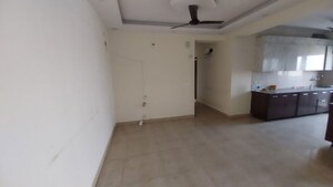 Room in 3.5 BHK Apartment at Saviour Park, Mohan Nagar – for Rent