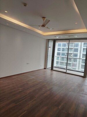 Room in 4 BHK Apartment at Panchshil Towers, Kharadi – for Rent