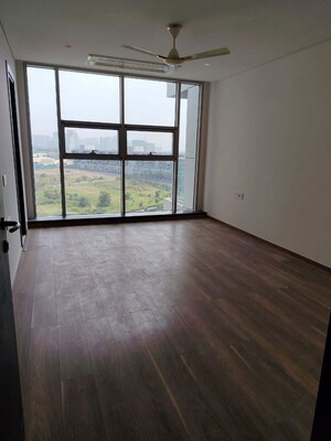 Room in 4 BHK Apartment at Panchshil Towers, Kharadi – for Rent