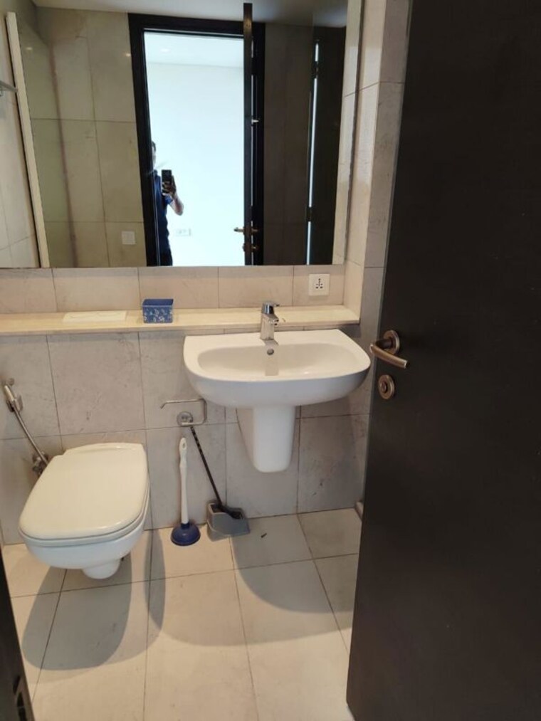 Bathroom, panchshil-towers 4 Bedroom 3500 Sq.Ft. Apartment In Kharadi Pune 10571222