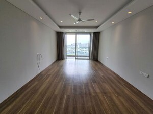 Room in 4 BHK Apartment at Panchshil Towers, Kharadi – for Rent