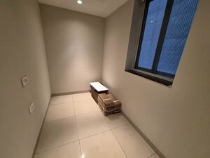 Room in 4 BHK Apartment at Panchshil Towers, Kharadi – for Rent