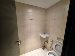 Bathroom in 4 BHK Apartment at Panchshil Towers, Kharadi – for Rent