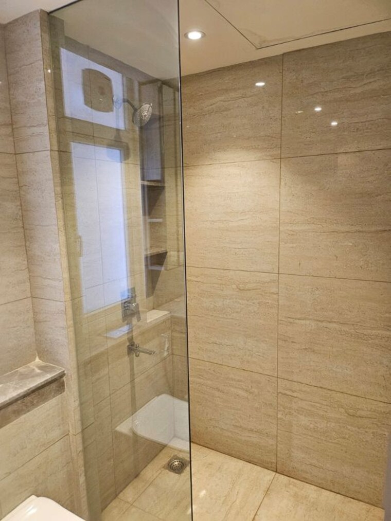 Bathroom, dlf-gardencity-enclave 3 Bedroom 1615 Sq.Ft. Builder Floor In Sector 93 Gurgaon 10571244