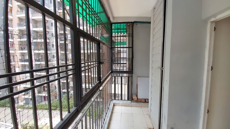 Balcony, saviour-park 2.5 Bedroom 1265 Sq.Ft. Apartment In Mohan Nagar Ghaziabad 10571260