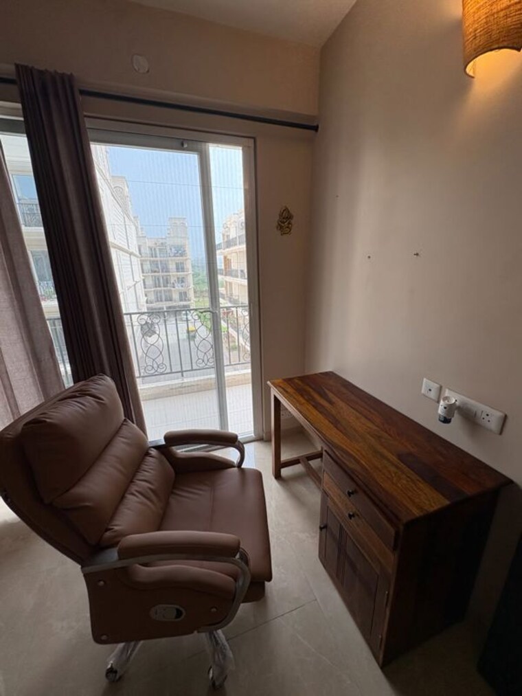 Living Room, signature-global-park-4-and-5 3 Bedroom 1120 Sq.Ft. Builder Floor In Sohna Sector 36 Gurgaon 10571289