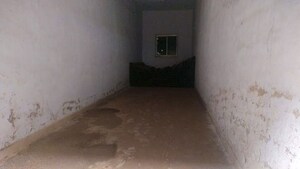 Room in  Shop at Shirdhon – for Sale