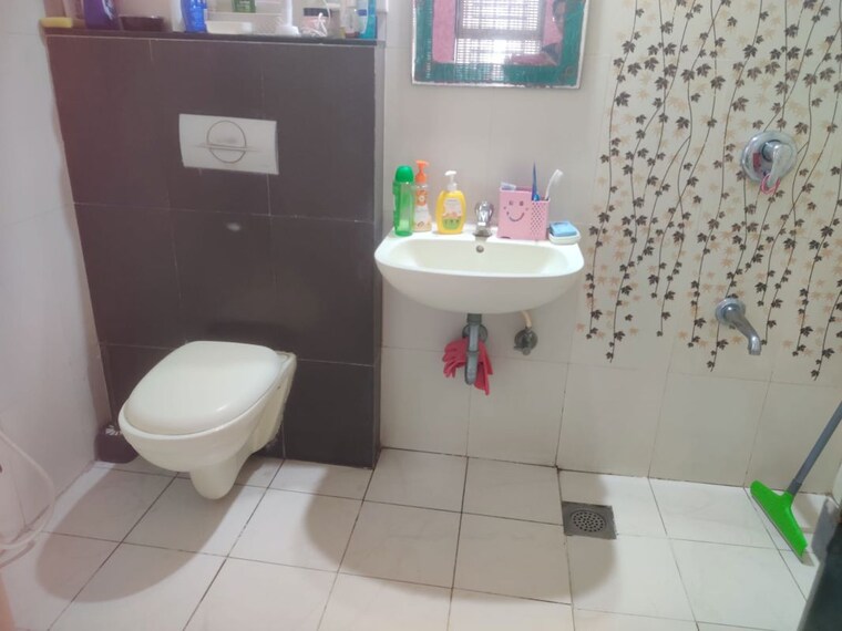 Bathroom, magarpatta-sylvania 2 Bedroom 800 Sq.Ft. Apartment In Hadapsar Pune 10571304