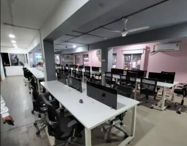 Team Area, satelite-gazebo Commercial Office Space 3570 Sq.Ft. In Andheri East Mumbai 10570128