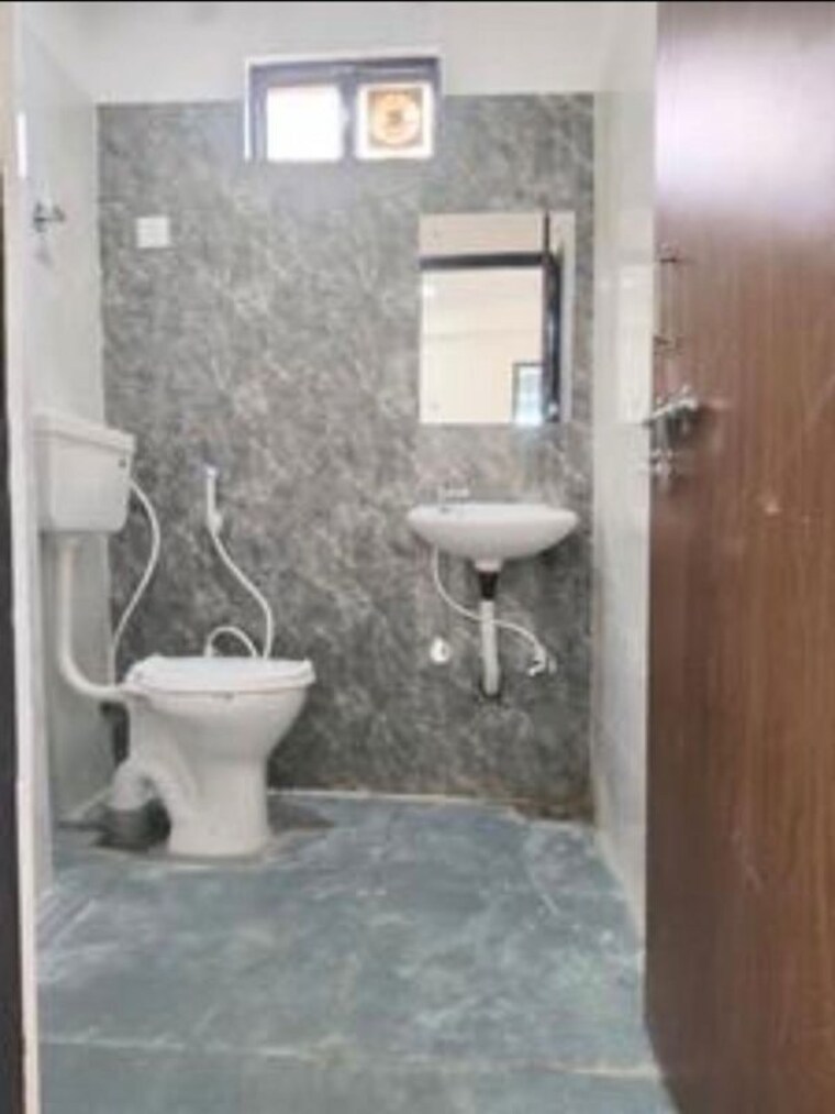Bathroom, palm-residency-chhatarpur 1 Bedroom 650 Sq.Ft. Builder Floor In Chattarpur Delhi 10571354