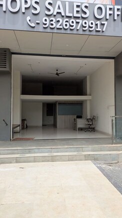 Retail Shop For Rent in JVM Veda