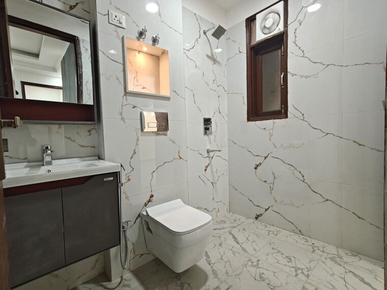 Bathroom, chattarpur 3 Bedroom 1100 Sq.Ft. Builder Floor In Chattarpur Delhi 10571424