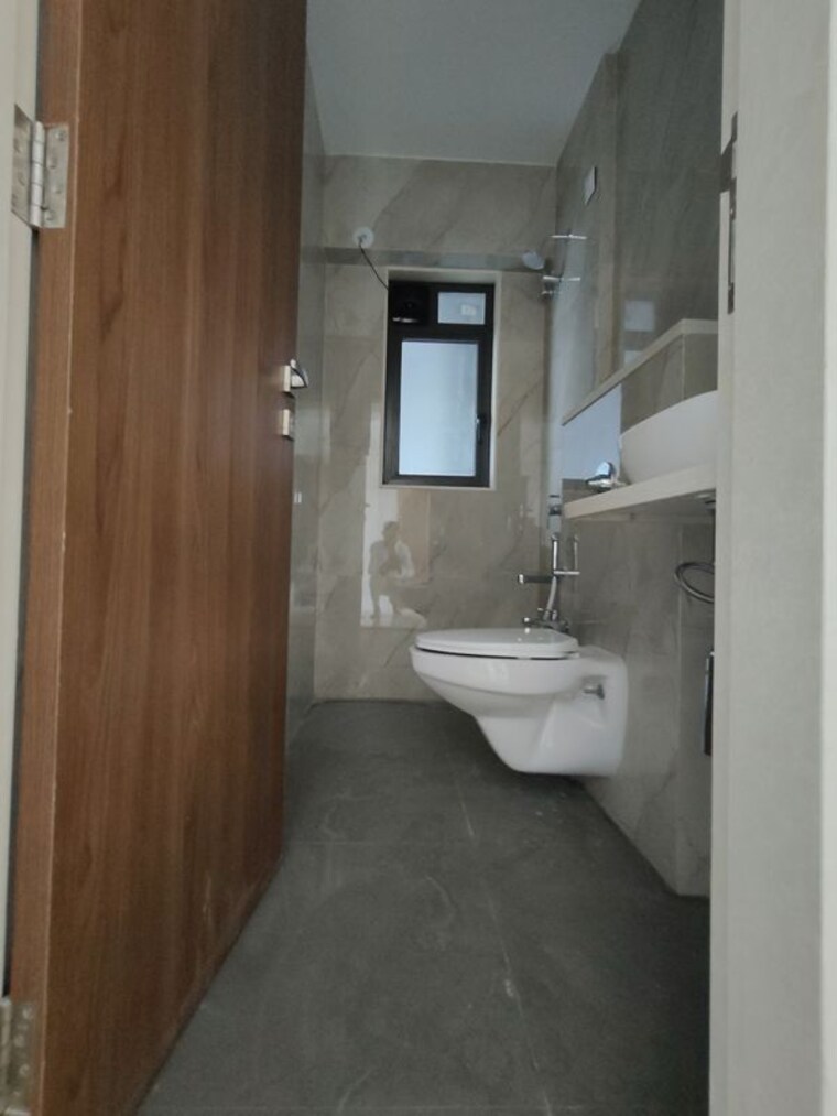 Bathroom, adarsh-nagar-chs-worli 2 Bedroom 650 Sq.Ft. Apartment In Worli Mumbai 10571425