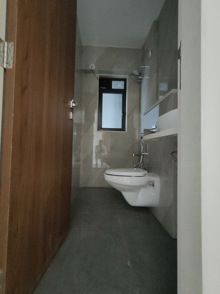 Bathroom, adarsh-nagar-chs-worli 2 Bedroom 650 Sq.Ft. Apartment In Worli Mumbai 10571425