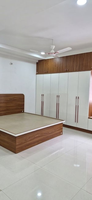 Bedroom in 3 BHK Builder Floor at Kondapur – for Rent