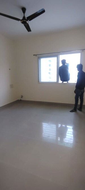 Room in 2 BHK Apartment at UPAEVP Mandakini Enclave, Raebareli Road – for Rent