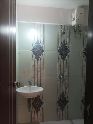 Bathroom in 1 BHK Apartment at Ghatkopar East – for Rent