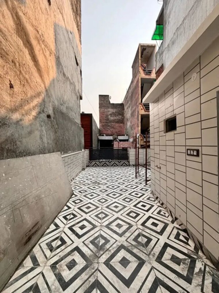 Balcony, nawada 4 Bedroom 650 Sq.Ft. Independent House In Nawada Delhi 10571567