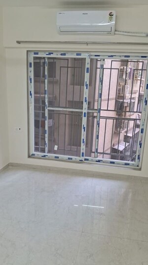 Room in 2 BHK Apartment at Ghatkopar East – for Rent