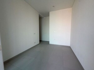 Room in 2.5 BHK Apartment at Panchshil YooPune, Hadapsar – for Rent
