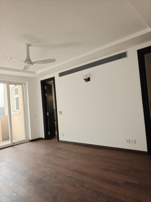 Room in 5 BHK Villa at Emaar Marbella, Sector 66 – for Rent