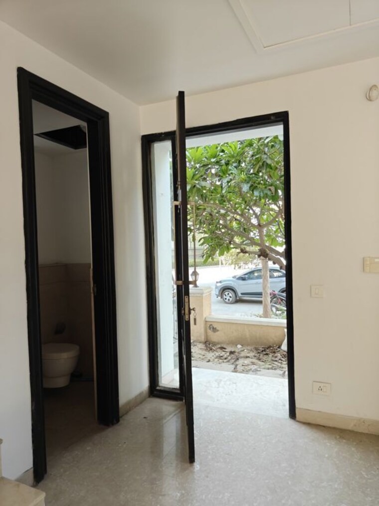 Room, emaar-marbella 5 Bedroom 5000 Sq.Ft. Villa In Sector 66 Gurgaon 10571590