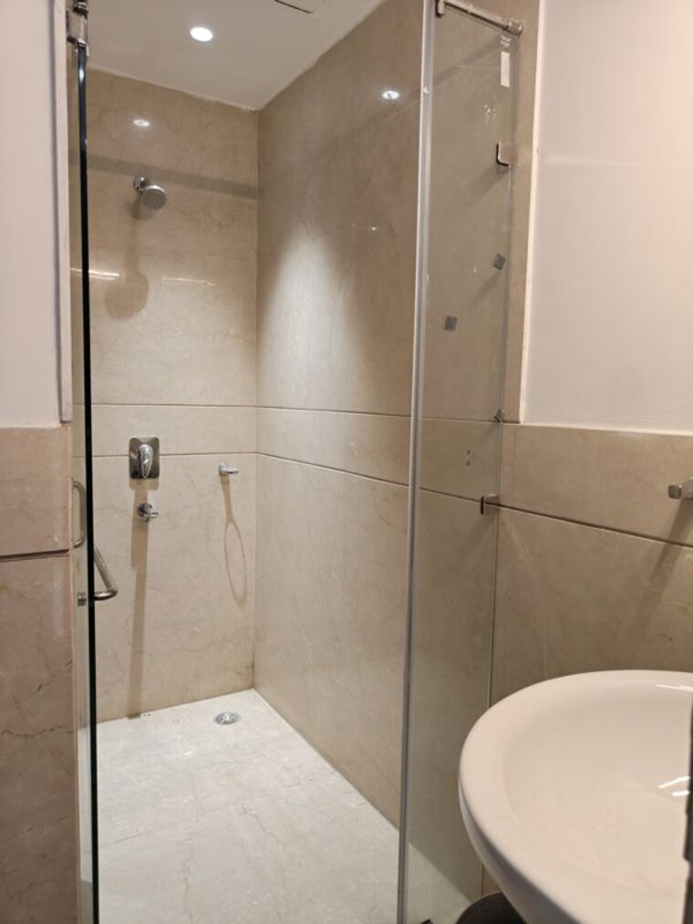 Bathroom, emaar-marbella 5 Bedroom 5000 Sq.Ft. Villa In Sector 66 Gurgaon 10571590