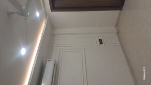 Furnished Amenities in 3 BHK Builder Floor at Unitech South City II, Sector 50 – for Rent