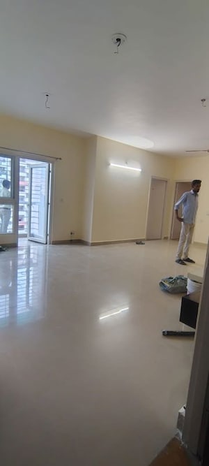 Room in 2 BHK Apartment at UPAEVP Mandakini Enclave, Raebareli Road – for Rent