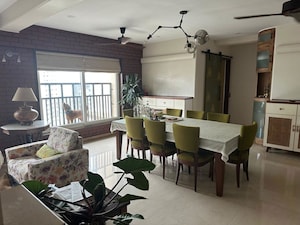 Living Room in 5 BHK Apartment at Raj Classic, Andheri West – for Sale