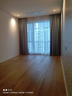 Room in 4 BHK Apartment at Panchshil YooPune, Hadapsar – for Rent