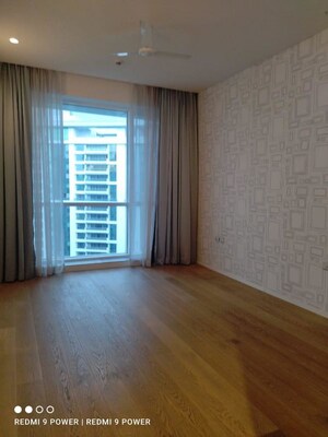 Room in 4 BHK Apartment at Panchshil YooPune, Hadapsar – for Rent