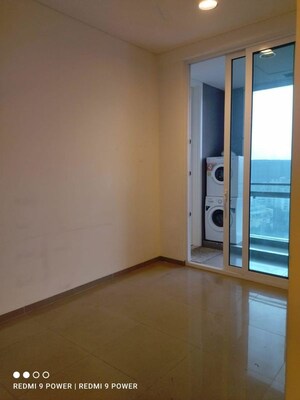 Room in 4 BHK Apartment at Panchshil YooPune, Hadapsar – for Rent