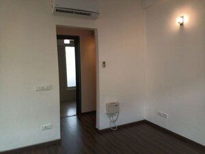 Room in 5 BHK Villa at Emaar The Palm Springs, Sector 54 – for Rent
