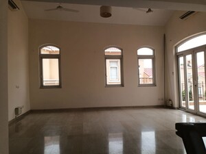 Room in 5 BHK Villa at Emaar The Palm Springs, Sector 54 – for Rent