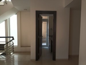 Room in 5 BHK Villa at Emaar The Palm Springs, Sector 54 – for Rent