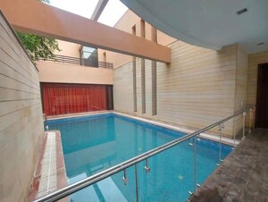 Swimming Pool in 6 BHK Villa at Chattarpur – for Sale