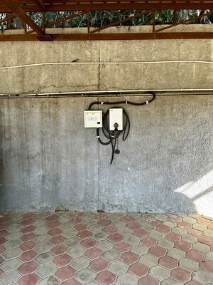 Parking in 6 BHK Villa at Chattarpur – for Sale