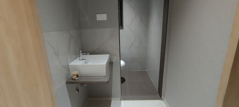 Bathroom, basil-mount-lords 3 Bedroom 1312 Sq.Ft. Apartment In Dhankawadi Pune 10571652