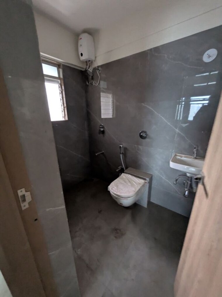 Bathroom, amisha-borivali-padam-chs 3 Bedroom 789 Sq.Ft. Apartment In Borivali West Mumbai 10571670
