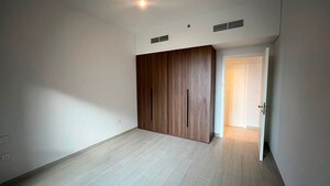 Room in  Apartment at Dosti Willow, Balkum Pada – for Sale