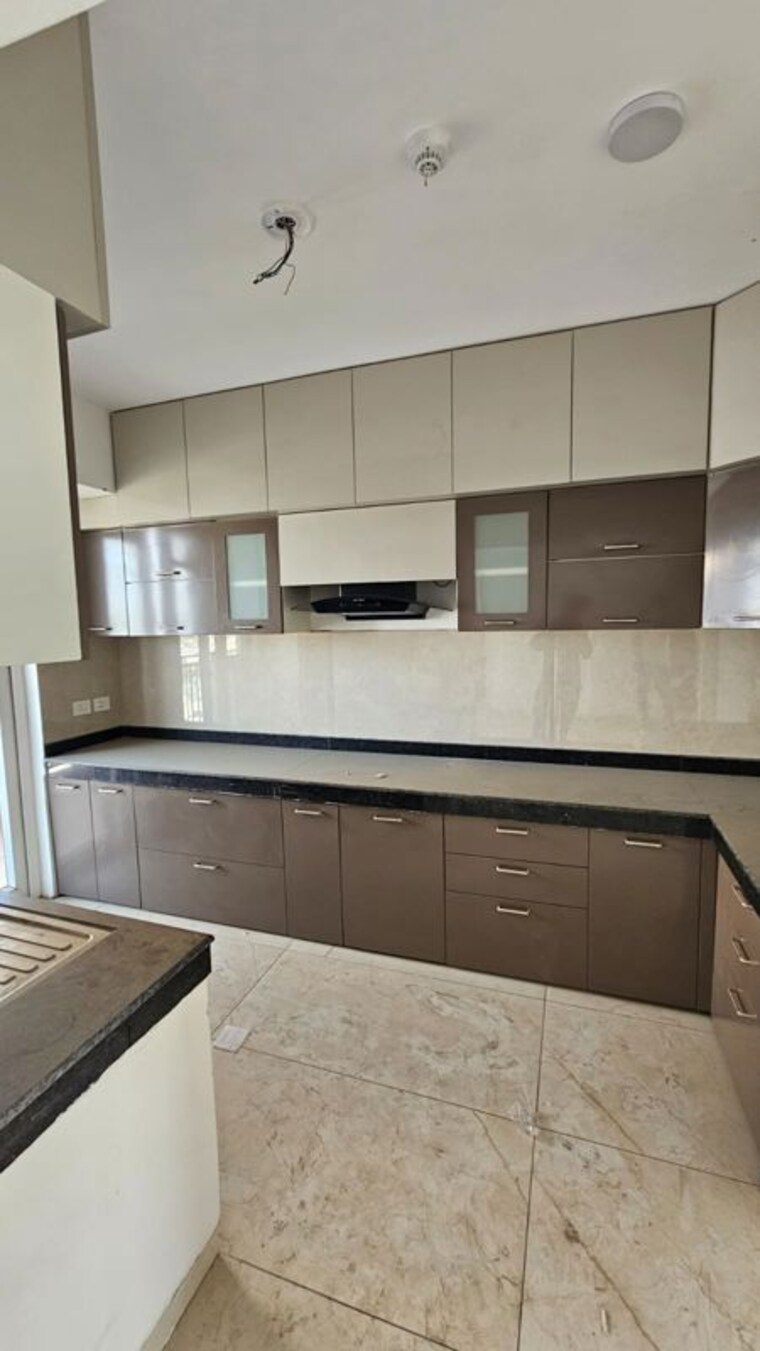 Kitchen, gomti nagar 3 Bedroom 1800 Sq.Ft. Apartment In Gomti Nagar Lucknow 10571691