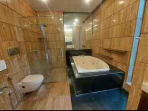 Attached Bathroom in 5 BHK Villa at Chattarpur – for Rent