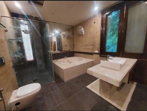 Attached Bathroom in 5 BHK Villa at Chattarpur – for Rent