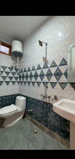 Team Area in 2 BHK Builder Floor at Dwarka Mor – for Sale