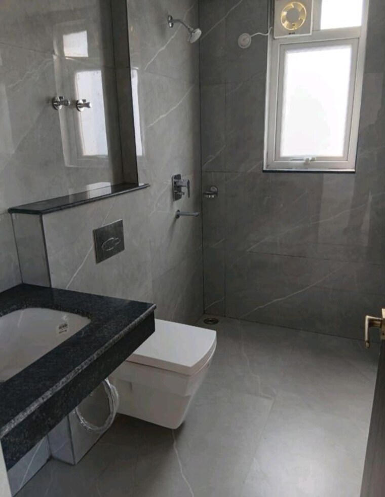 Bathroom, gomti nagar 4 Bedroom 2506 Sq.Ft. Apartment In Gomti Nagar Lucknow 10571711