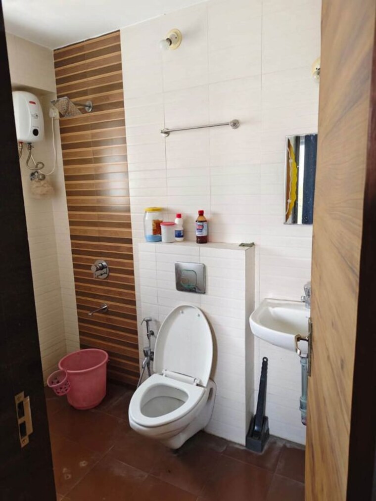 Bathroom, prarthana-grand 3 Bedroom 950 Sq.Ft. Apartment In Sewri Mumbai 10571720